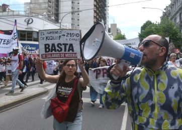 Contundente paro de docentes bonaerenses: “Empatarle a la inflación es perder”